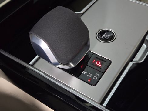 New 2026 Land Rover Range Rover Autobiography AWD/4WD image 32