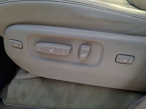 Used 2020 Lexus LX 570 4WD w/ Luxury Package image 12