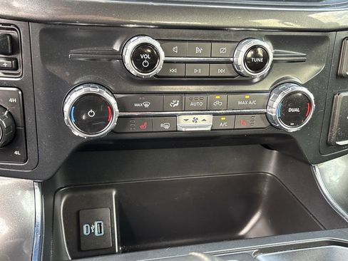 Used 2022 Ford F150 XLT w/ Equipment Group 302A High image 18