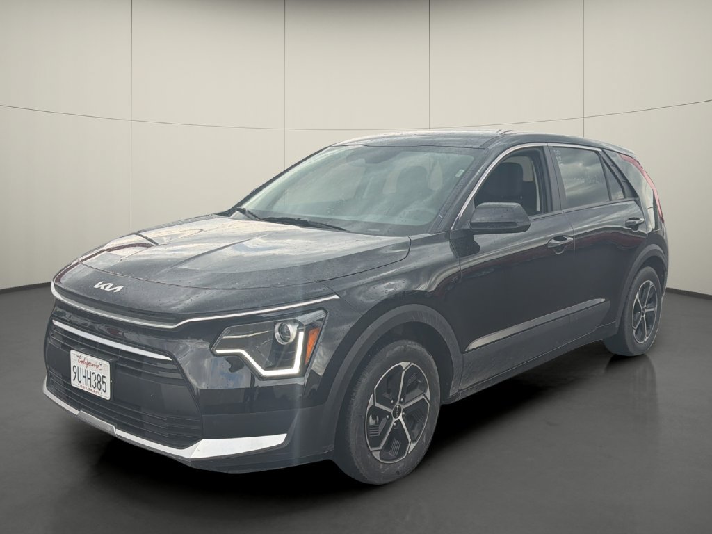 Used 2025 Kia Niro LX FWD image 3