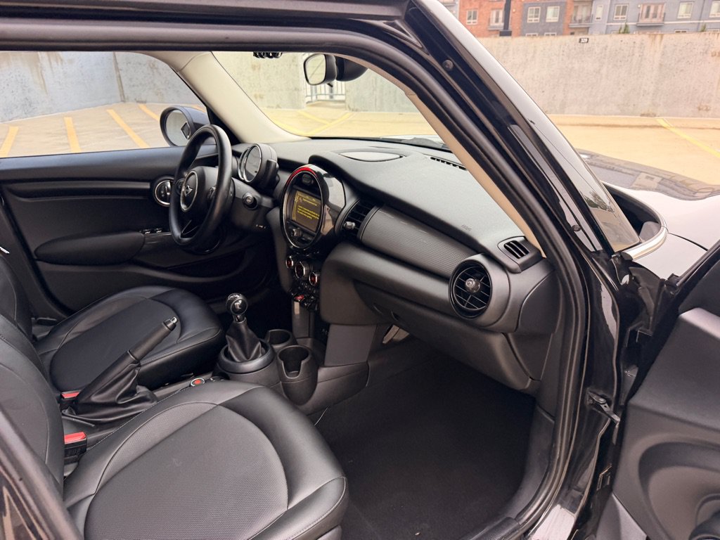 Used 2017 MINI Cooper 4-Door Hardtop FWD image 19