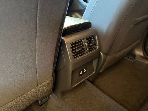 Used 2025 Nissan Rogue SV FWD image 24