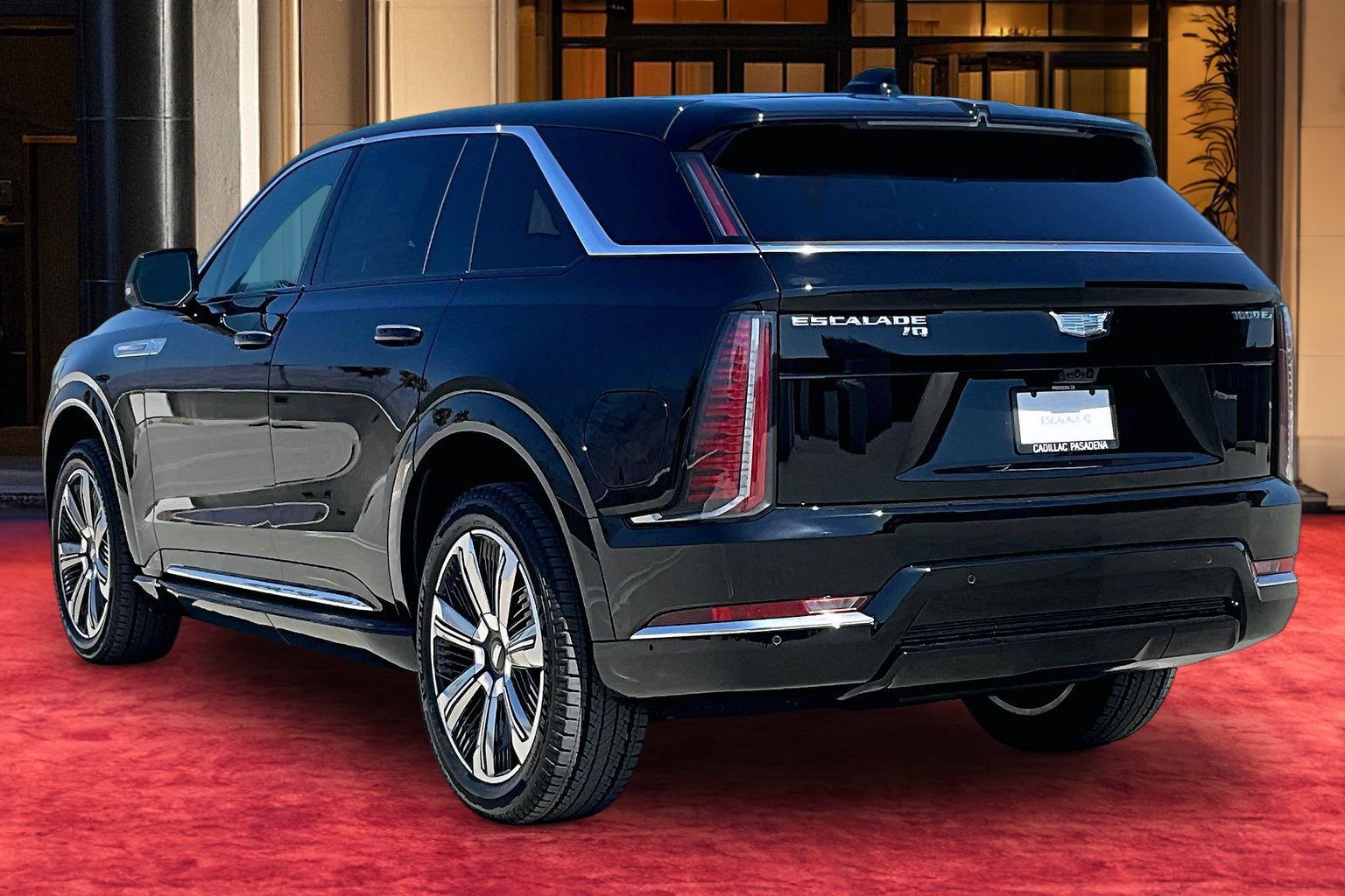 New 2026 Cadillac Escalade IQ Luxury 2 w/ LPO, Floor Liner Package AWD/4WD image 4