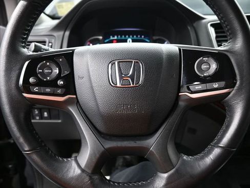 Used 2020 Honda Pilot Touring image 10