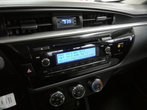 Used 2014 Toyota Corolla L image 22