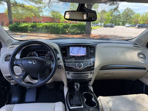 Used 2019 INFINITI QX60 Luxe w/ Essential Package FWD image 16