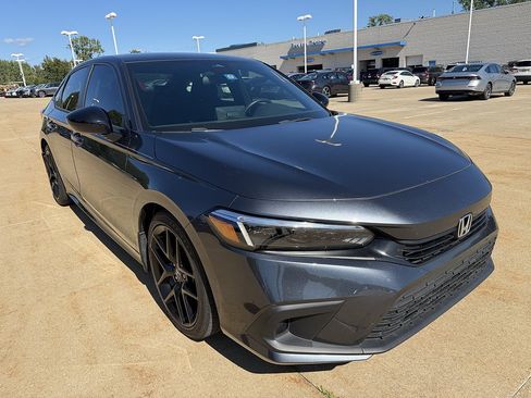 Used 2023 Honda Civic Sport image 2