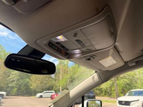 Used 2021 Buick Enclave Essence w/ Sound and Sites Package FWD image 29