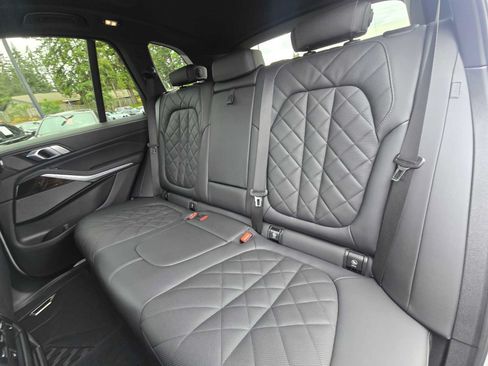 Used 2024 BMW X5 xDrive40i w/ M Sport Package AWD/4WD image 17