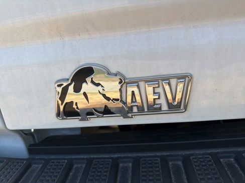 Used 2024 GMC Sierra 2500 AT4X w/ AT4X AEV Edition image 10