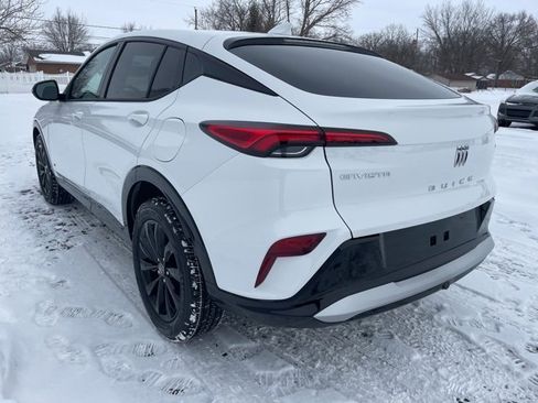 Used 2025 Buick Envista Sport Touring image 2