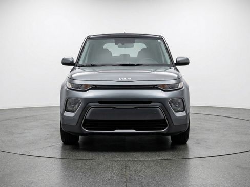 Used 2025 Kia Soul LX w/ LX Technology Package image 2