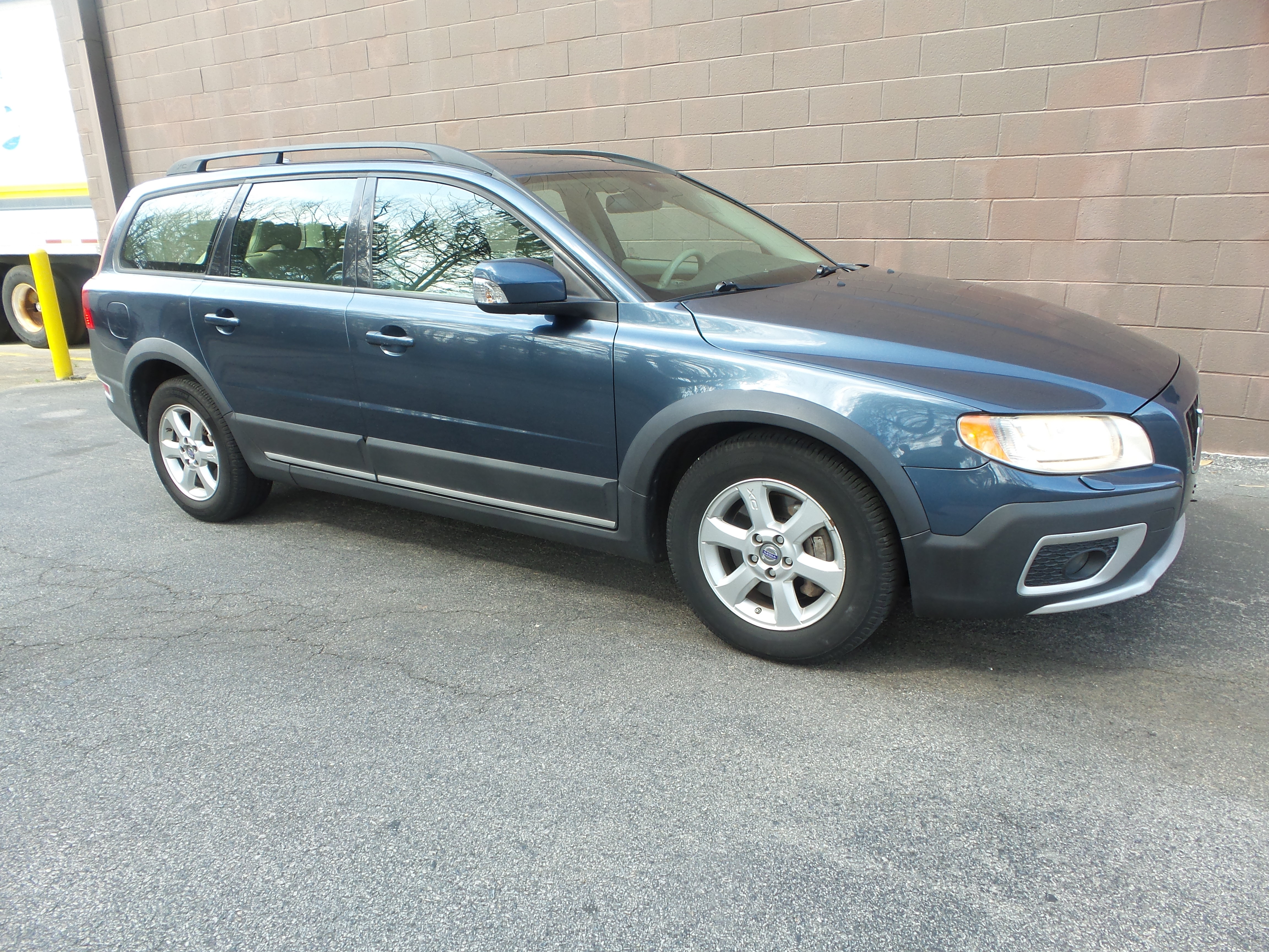 Used 2009 Volvo XC70 3.2 AWD/4WD image 3