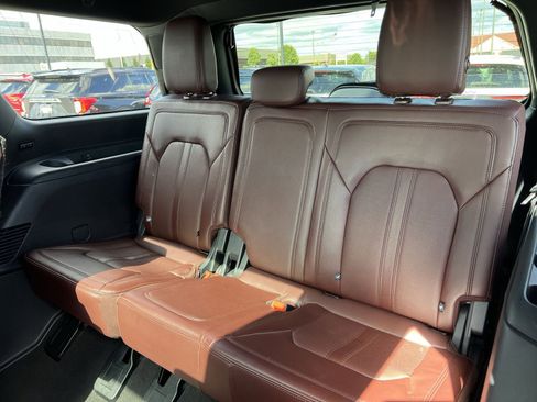 Used 2024 Ford Expedition Limited image 26
