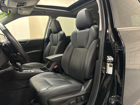 Used 2021 Subaru Forester Touring image 8