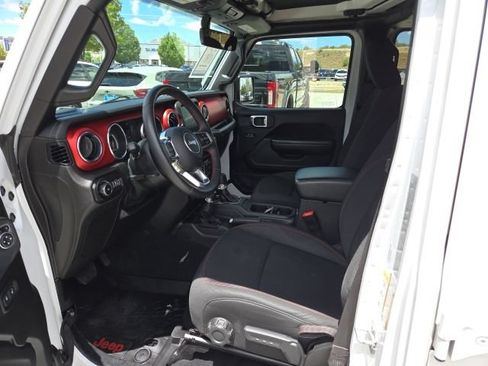Used 2019 Jeep Wrangler Unlimited Rubicon AWD/4WD image 11
