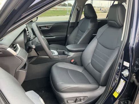 Used 2025 Toyota RAV4 XLE Premium image 12
