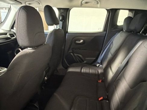 Used 2021 Jeep Renegade Latitude w/ Convenience Group AWD/4WD image 24
