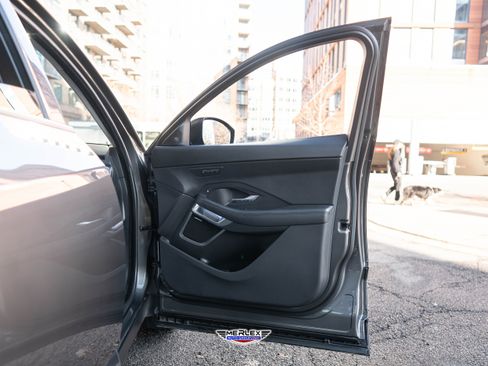 Used 2020 Jaguar E-PACE SE image 43