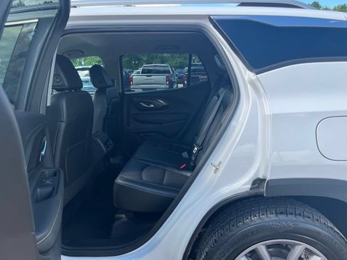 Used 2024 GMC Terrain SLT FWD image 29