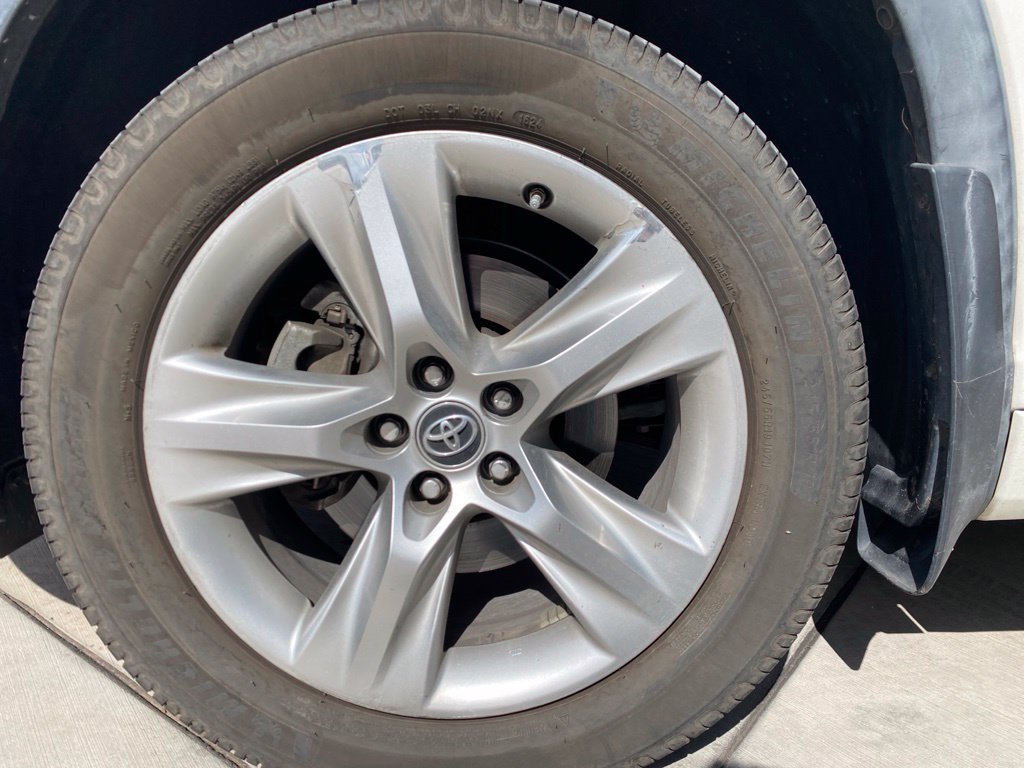 Used 2019 Toyota Highlander Limited Platinum AWD/4WD image 5