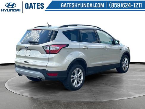 Used 2018 Ford Escape SE AWD/4WD image 2