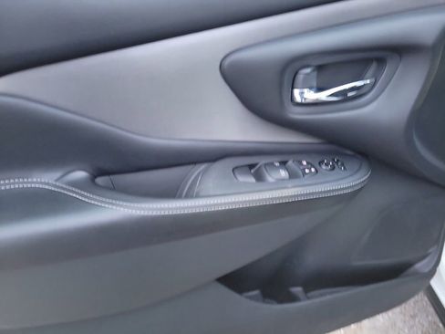 Used 2021 Nissan Murano SV image 24
