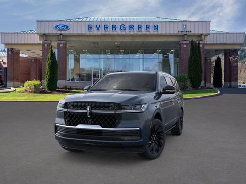 New 2025 Lincoln Navigator Reserve w/ Jet Appearance Package AWD/4WD image 2