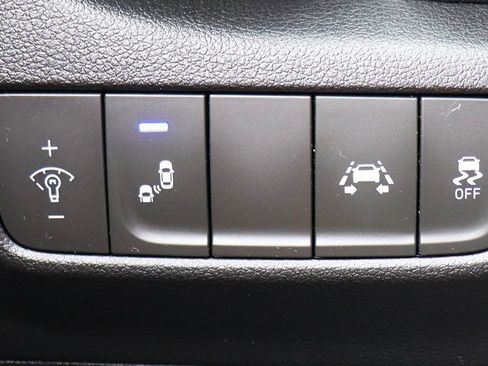 Used 2019 Hyundai Kona Limited AWD/4WD image 41