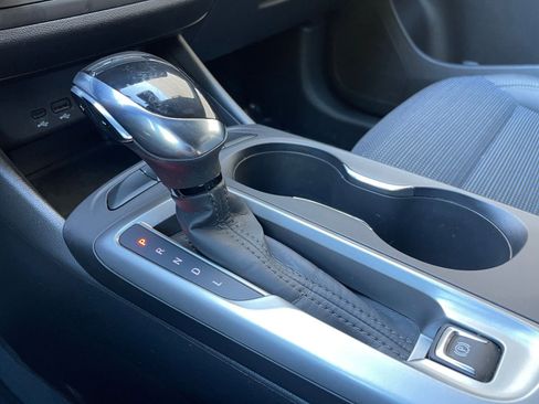 Used 2025 Buick Envista Preferred image 41