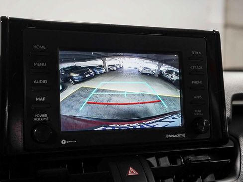 Used 2021 Toyota RAV4 LE w/ Carpet Mat Package (TMS) AWD/4WD image 26