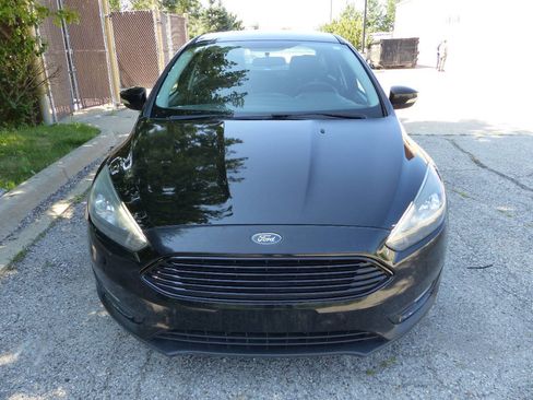 Used 2016 Ford Focus SE w/ Equipment Group 201A FWD image 14