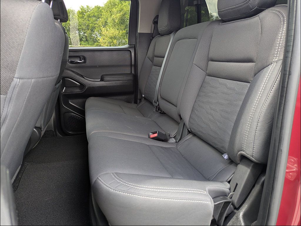 Used 2024 Nissan Frontier SV w/ Technology Package RWD image 17