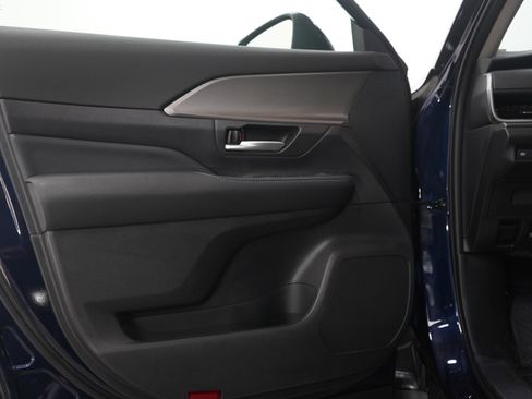 Used 2025 Toyota Grand Highlander AWD image 20