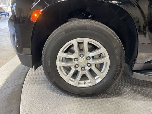 Used 2024 Chevrolet Suburban LT image 10