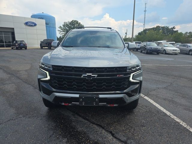 Used 2023 Chevrolet Suburban Z71 w/ Luxury Package AWD/4WD image 8