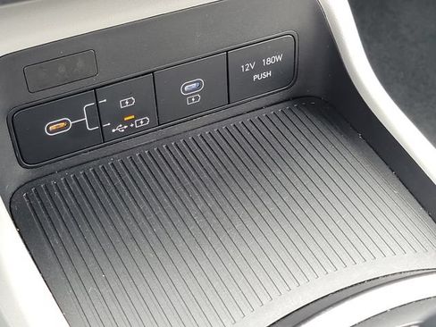 Used 2025 Hyundai Kona SEL FWD image 31