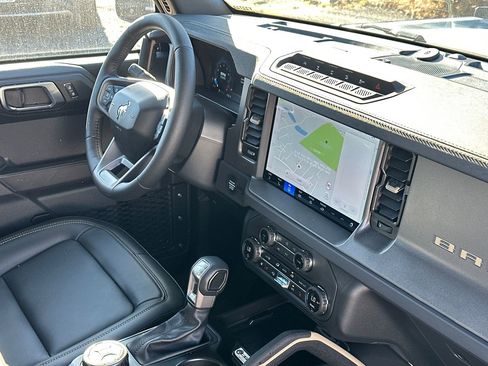 New 2025 Ford Bronco Badlands image 11