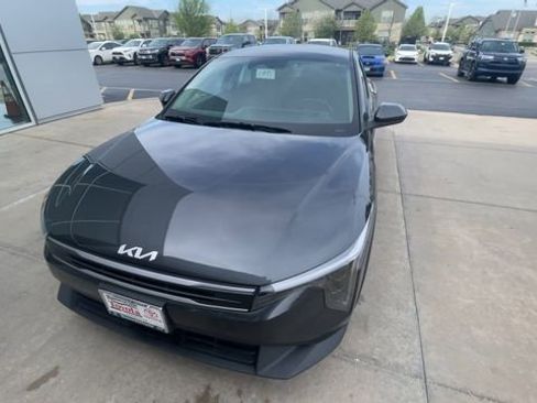 Used 2025 Kia K4 FWD image 5