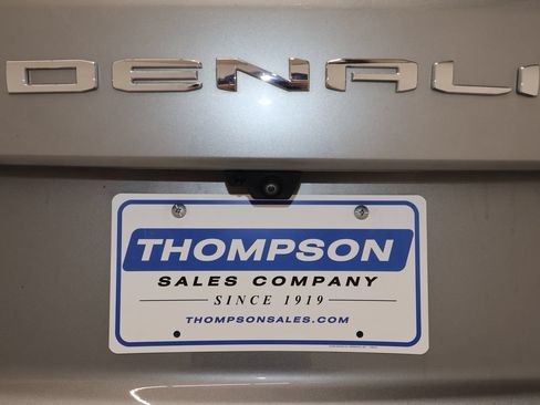 Used 2025 GMC Yukon XL Denali AWD/4WD image 39