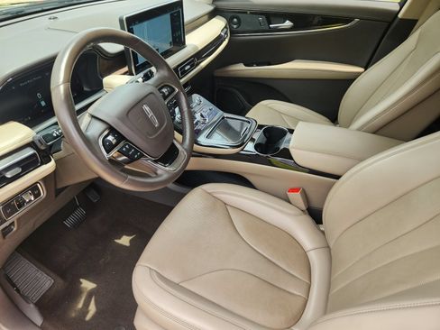 Used 2023 Lincoln Nautilus Reserve w/ Luxury Package AWD/4WD image 16
