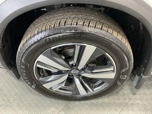 Used 2023 Nissan Rogue Platinum w/ Platinum Premium Package image 46