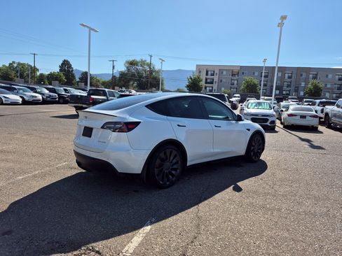 Used 2022 Tesla Model Y Performance AWD/4WD image 5