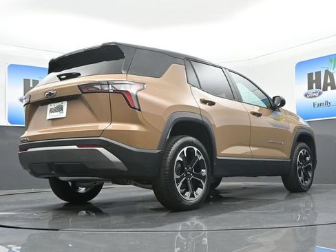 New 2027 Chevrolet Equinox LT w/ Convenience Package II FWD image 22