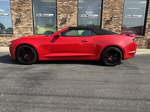 Used 2020 Chevrolet Camaro LT image 4