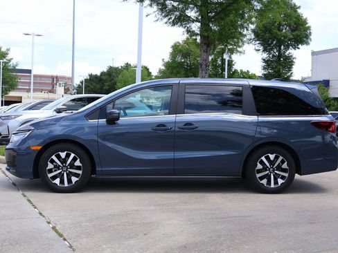 Used 2025 Honda Odyssey EX-L image 3