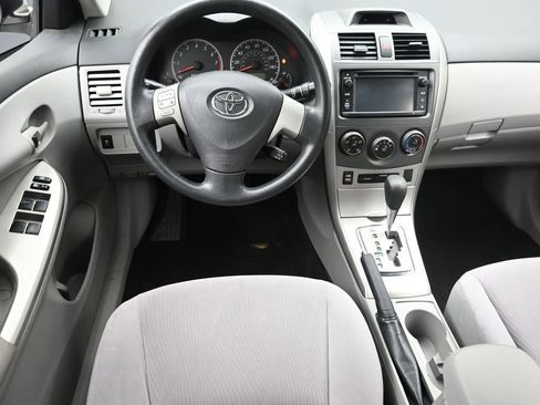 Used 2013 Toyota Corolla LE FWD image 11