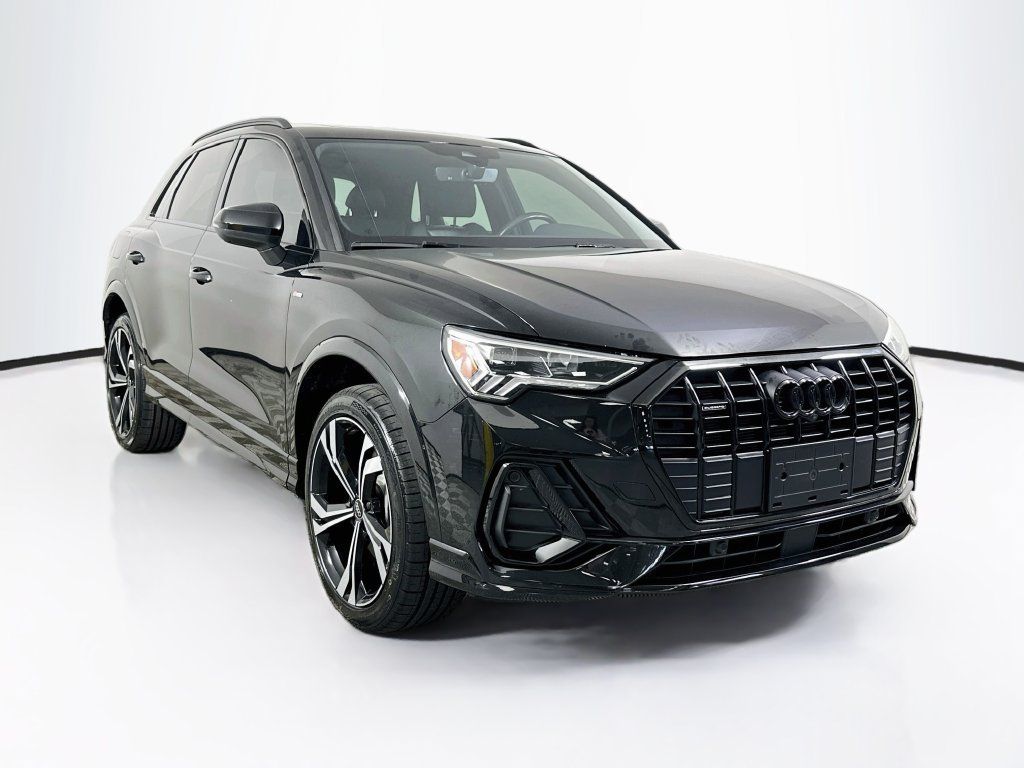 Used 2024 Audi Q3 2.0T Premium Plus w/ Premium Plus Package AWD/4WD image 2