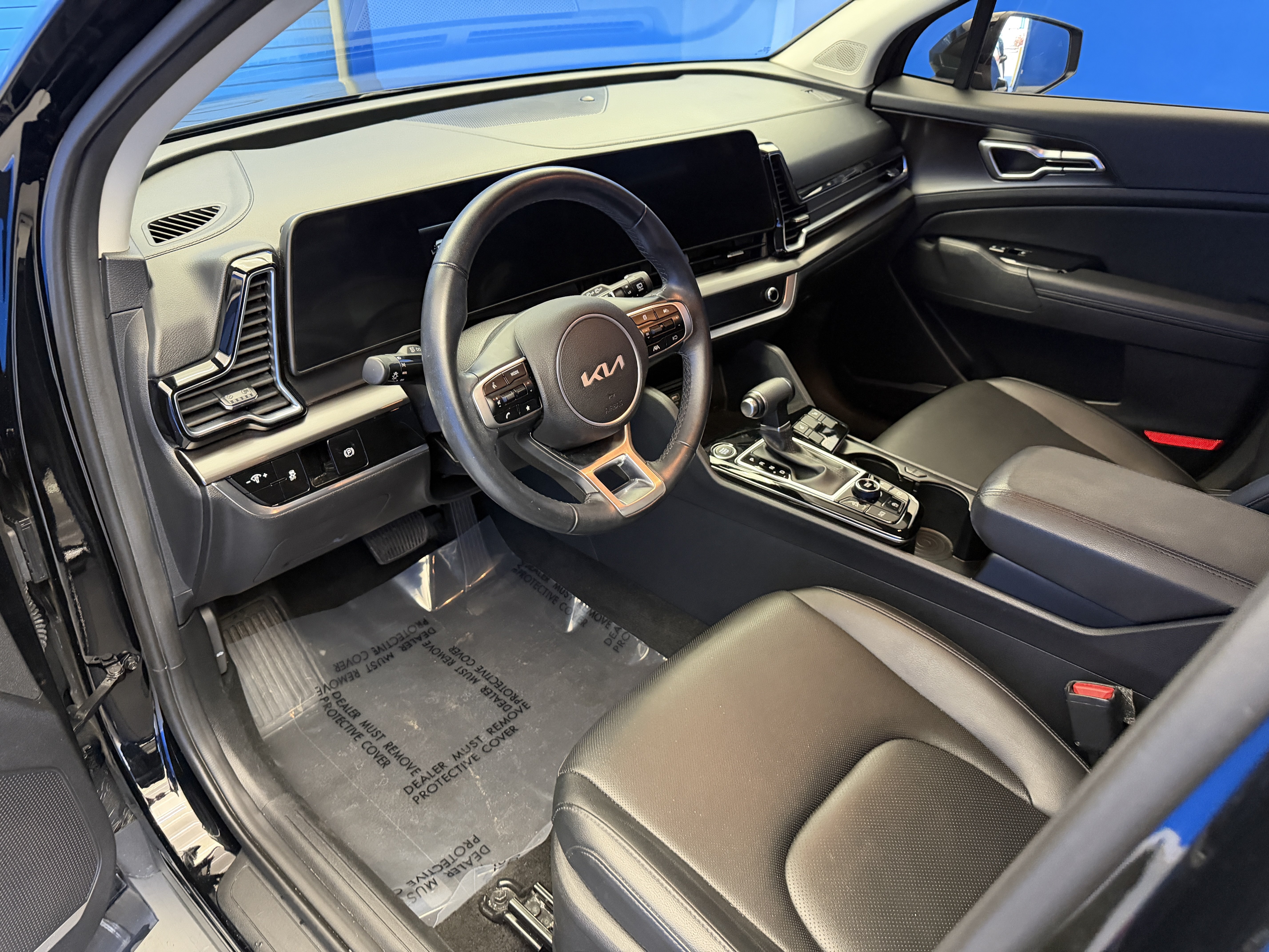 Used 2025 Kia Sportage EX FWD image 11