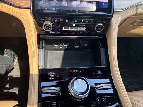 Used 2025 Jeep Grand Cherokee L Summit image 23